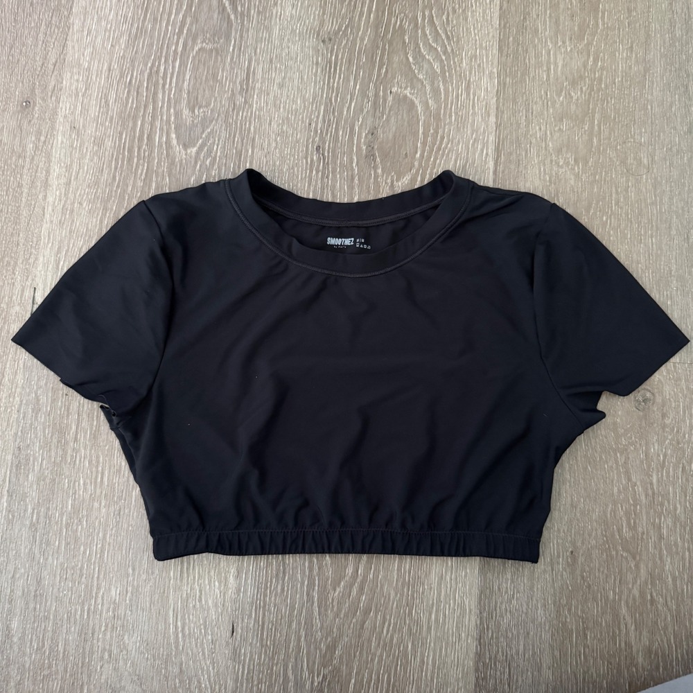 Aerie Smoothez Crop Top Women Medium Black Short Sleeve Elastic Hem Athleisure
